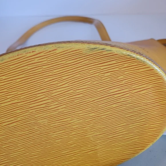 LV Yellow Epi Leather Zip Tote - Picture 12 of 14